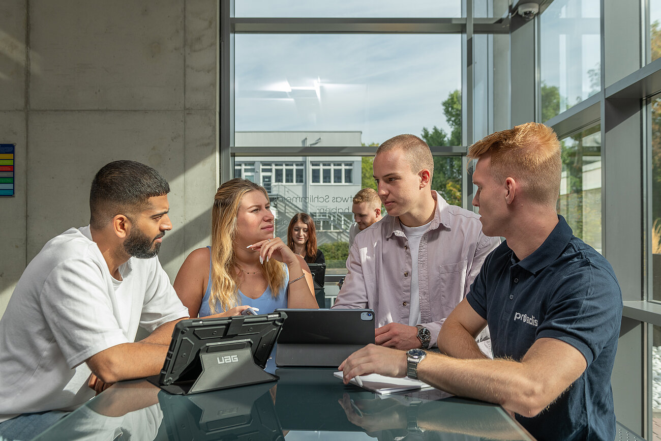 Kontaktmöglichkeiten Provadis Hochschule Kontaktmöglichkeiten Provadis Hochschule